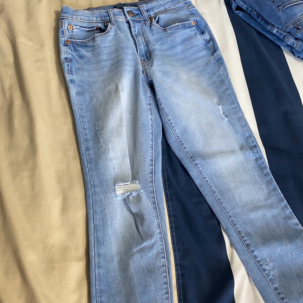 Distressed High Rise Jeggings - Picture 2 of 5